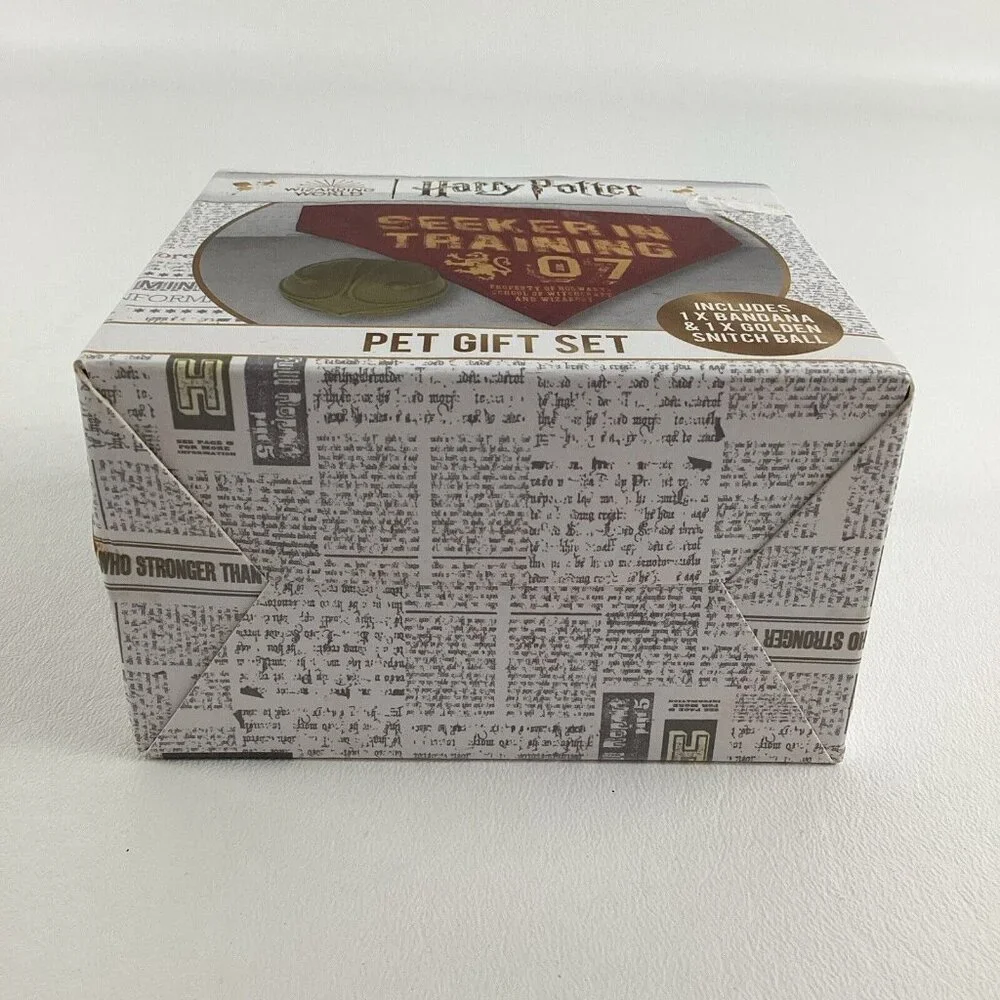 Wizarding World Harry Potter Pet Gift Set Bandana Golden Snitch Ball Hogwarts